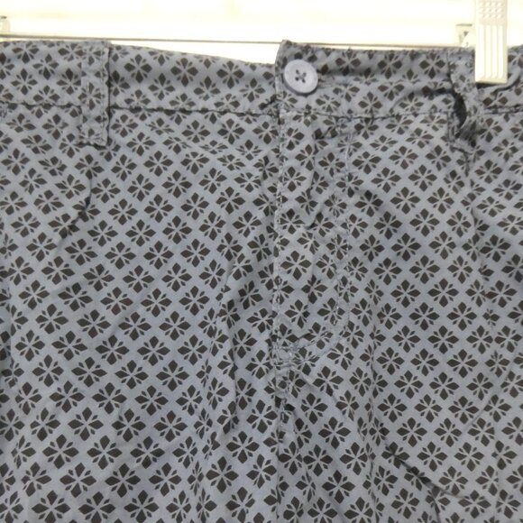 OLD NAVY - size 10 regular | Blue Shorts With Black Pattern Design - Picture 4 of 14